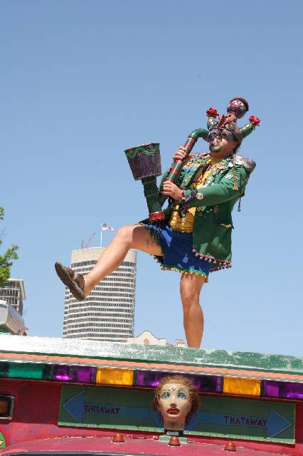 v2006_ArtCar_3_Parade 137 